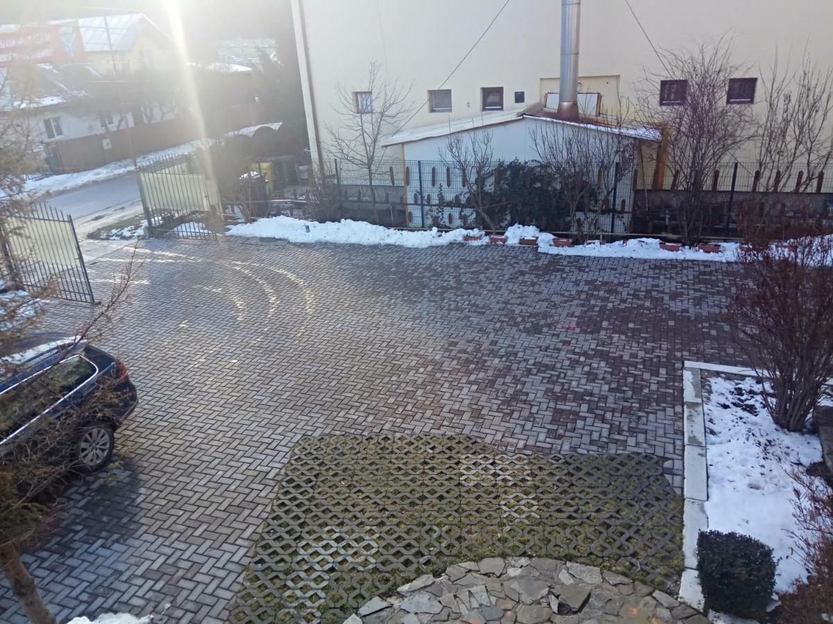 ホテル Casa Alexandru アズガ エクステリア 写真